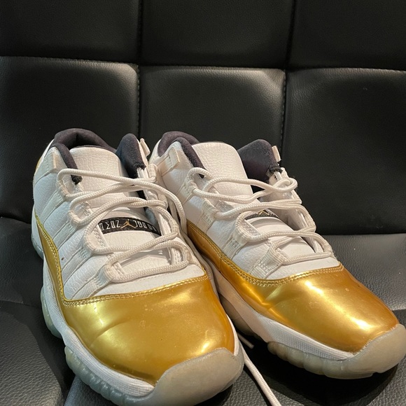 Authentic Jordan 11 retro low - Picture 3 of 4